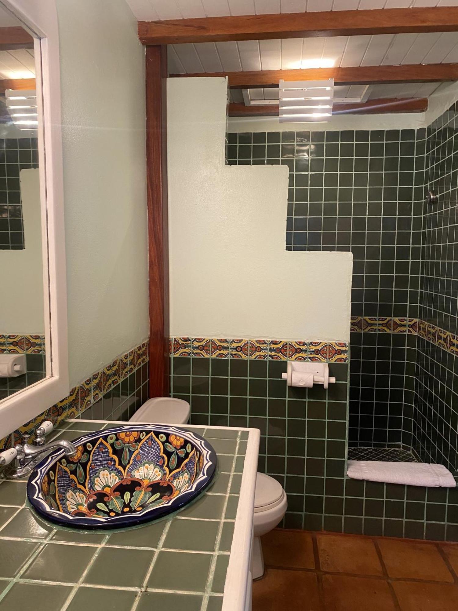 Tranquility Beach Suites Placencia Room photo